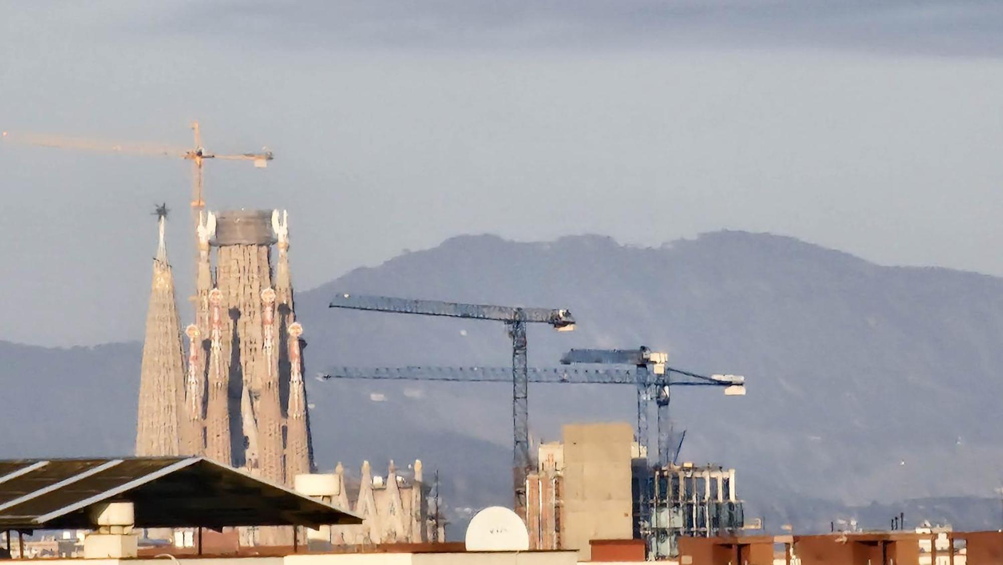 Touch The Sky Apartman L'Hospitalet de Llobregat Kültér fotó